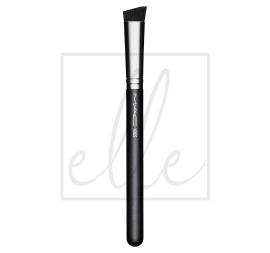 106 triangular concealer brush