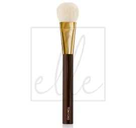 Foundation brush 02